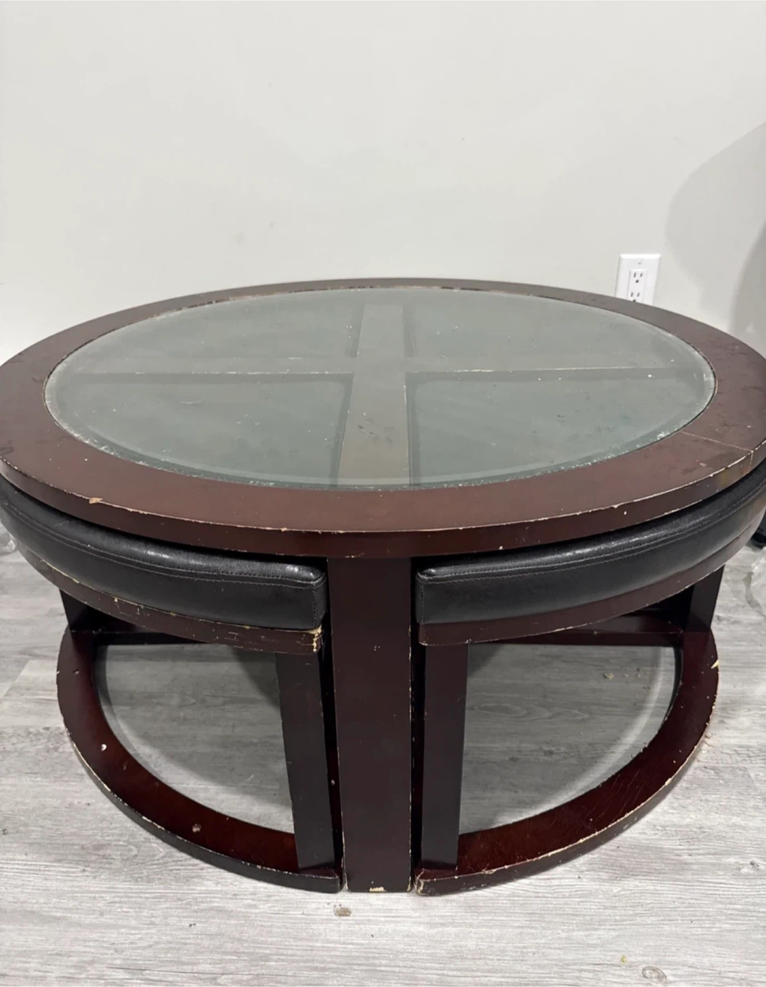 Round coffee table with glass top and 4 ottomans - photo 2