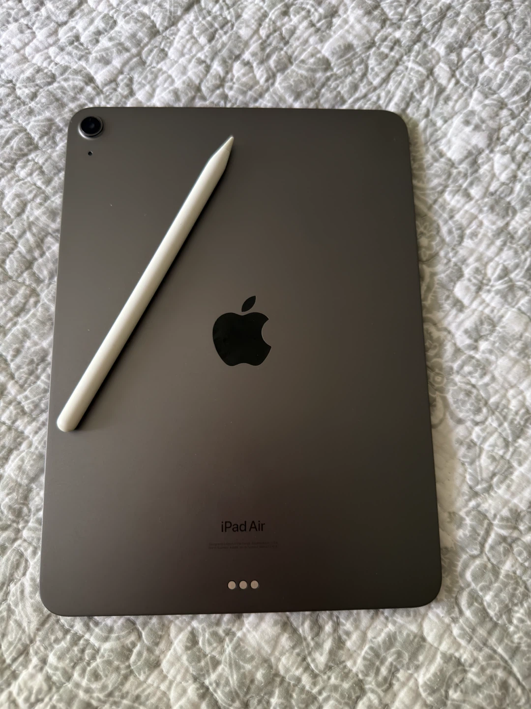 Apple iPad Air 5th gen - photo 2
