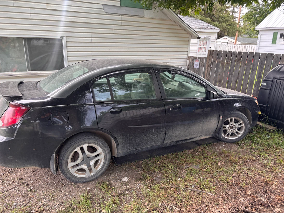 Black Saturn Ion Sedan 2003 - photo 2