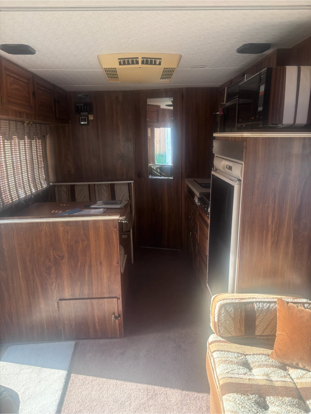 Travelaire Motorhome 1983 24ft - photo 4