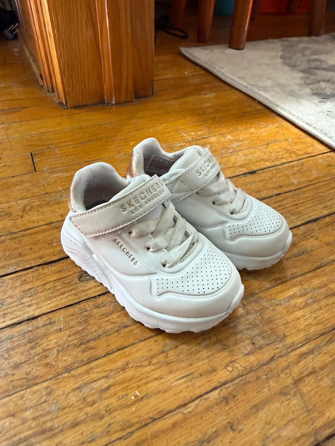 White Skechers Toddler Sneakers Size 5C