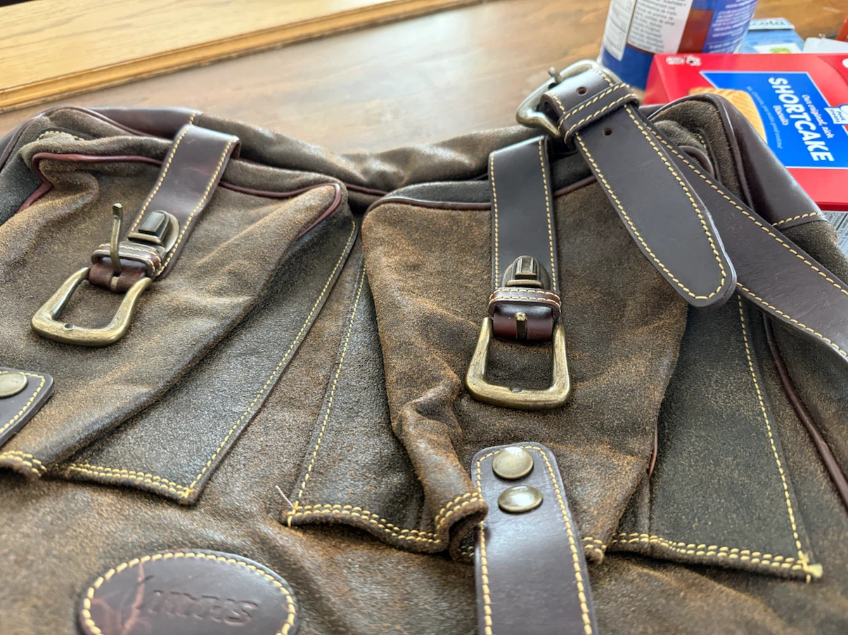 LEATHER MESSENGER BAG - photo 3
