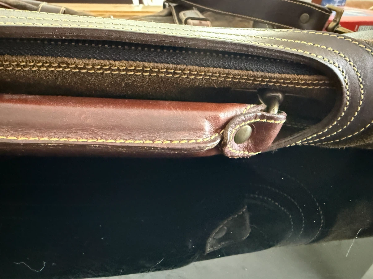 LEATHER MESSENGER BAG - photo 5