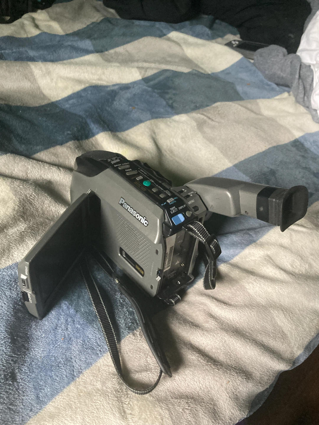Panasonic Palmcorde Digital Camcorder - photo 2