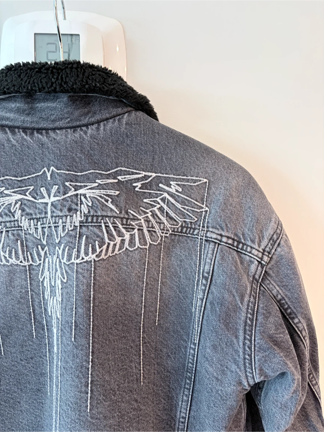 Designer Marcelo Burlon Sherpa-Lined Denim Jacket - photo 4