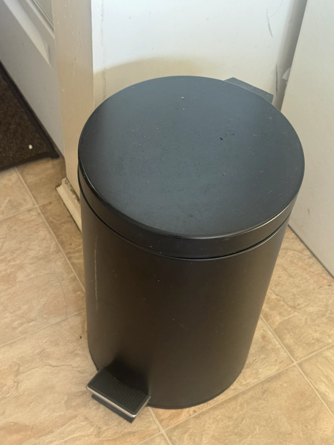 Black Step Can Trash Bin