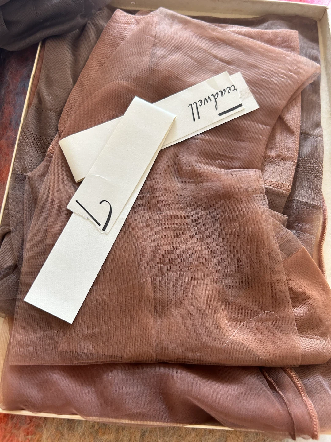 Vintage Silk Stockings with original Eaton’s Receipt - photo 5