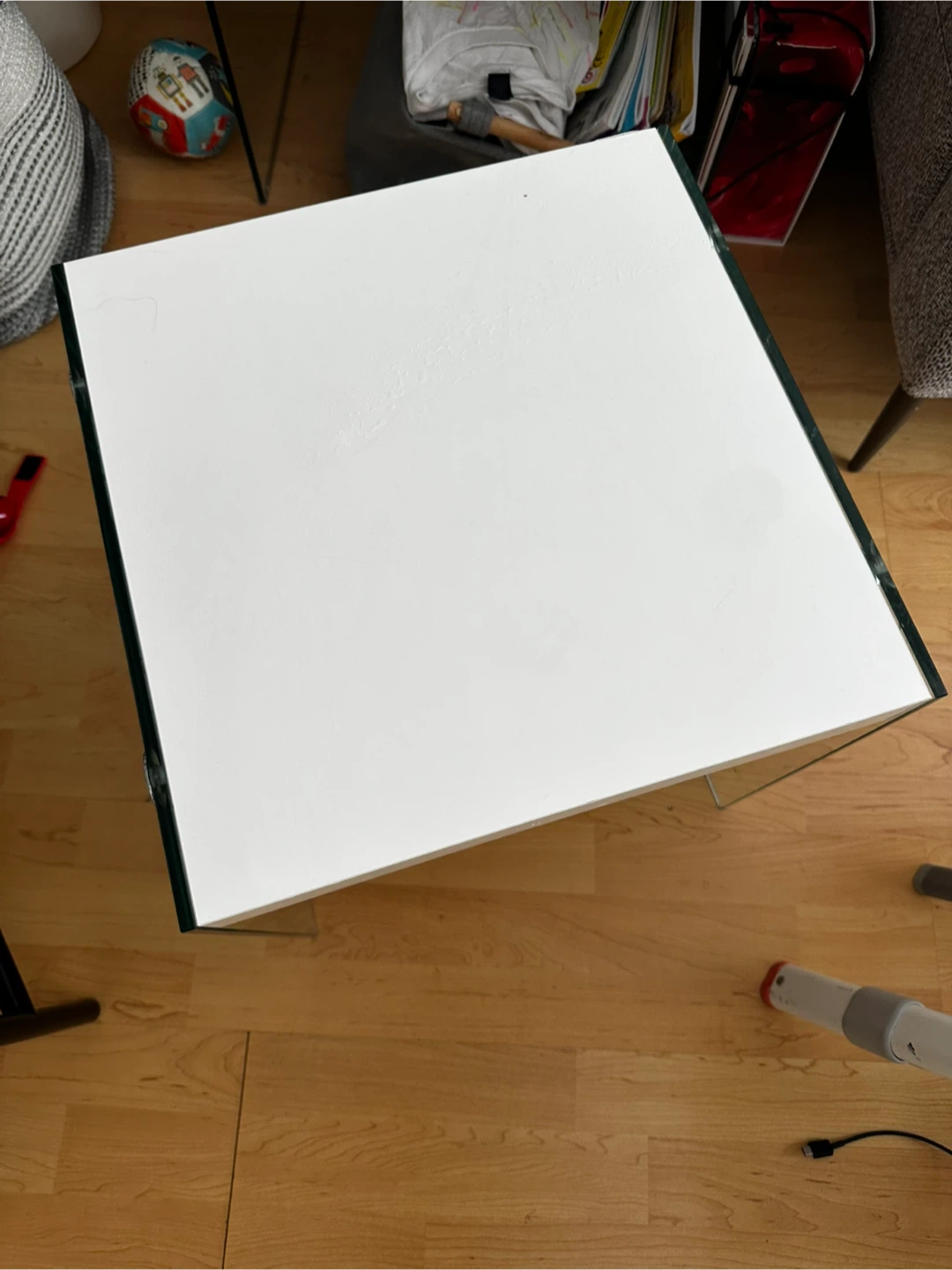 White Side Table with Glass Sides - photo 3