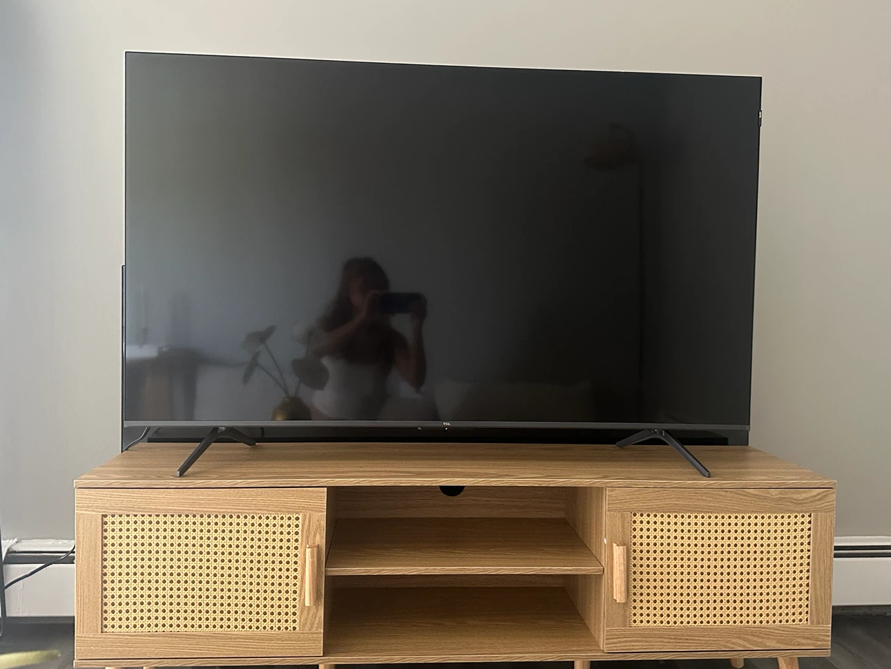 Samsung 65" 4K UHD Smart TV - photo 2