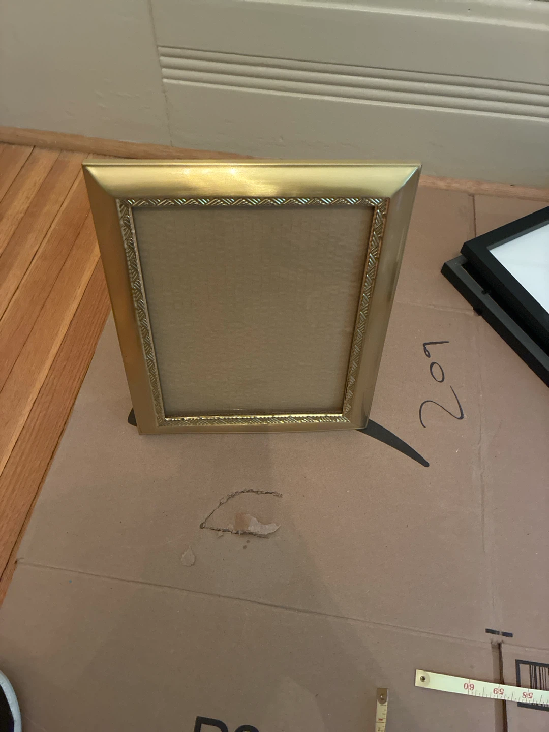 Gold picture frame. - photo 3