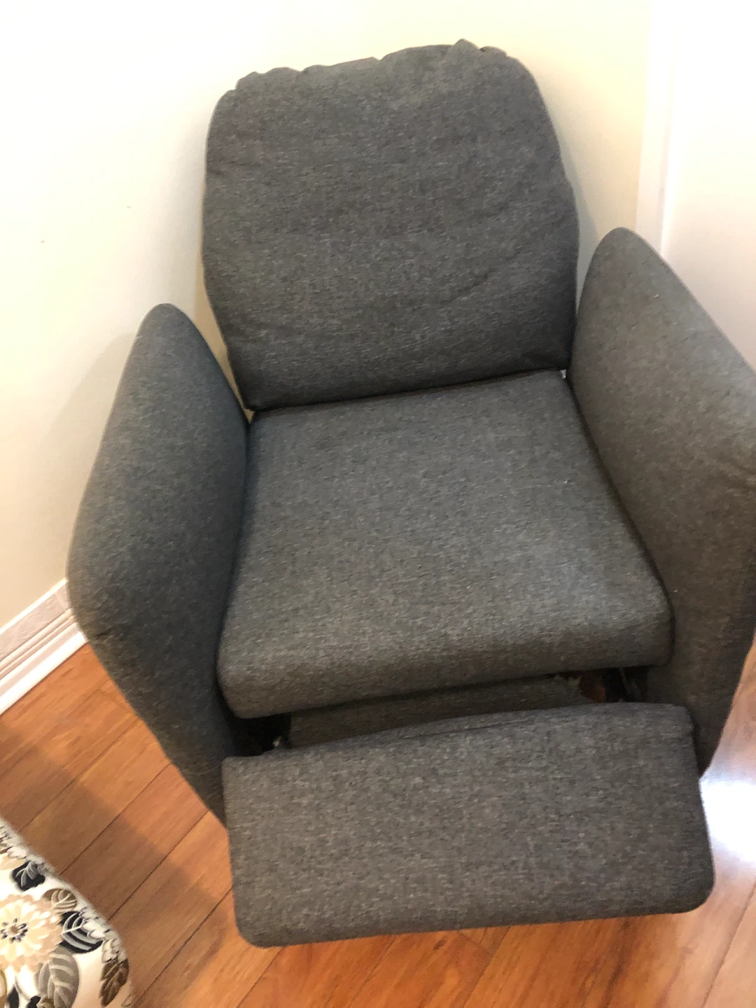Beautiful floral chaise and a reclining chairfor sale - photo 2