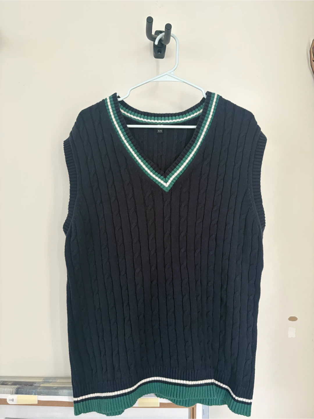 Uniqlo Navy Cable Knit V-Neck Sweater Vest XL