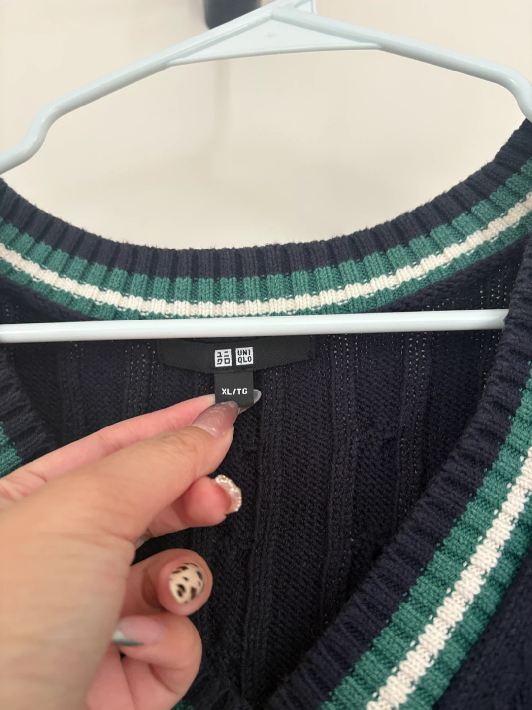 Uniqlo Navy Cable Knit V-Neck Sweater Vest XL - photo 2