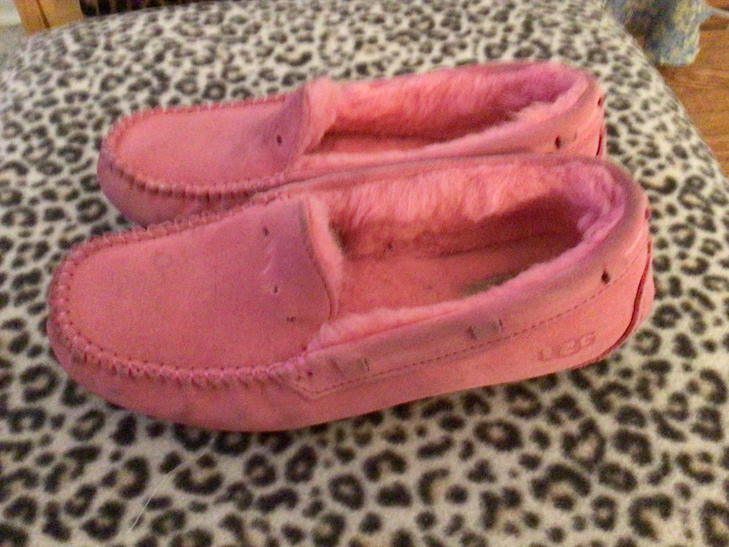 UGG Moccasin Slippers Pink Suede - photo 2