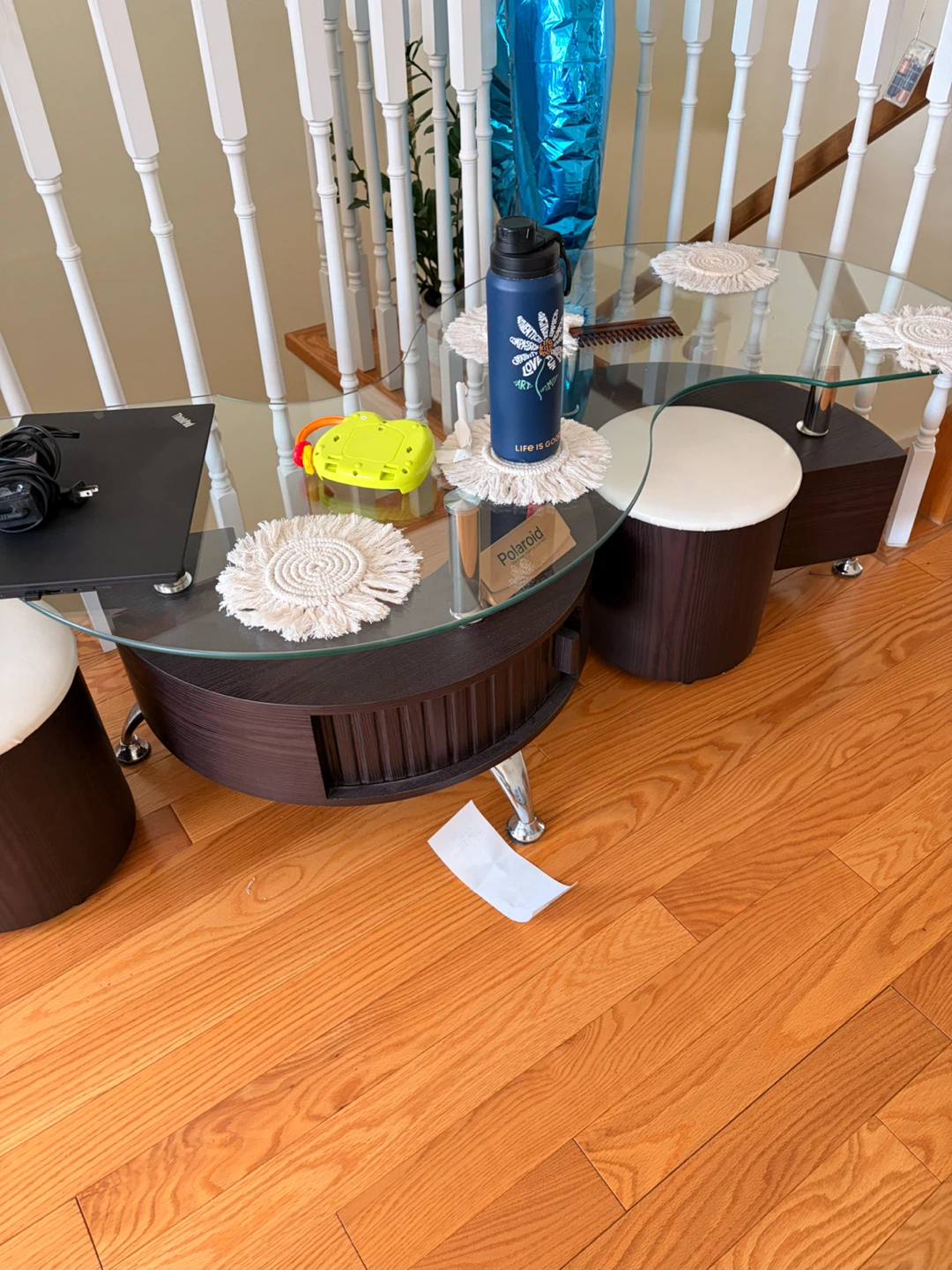S shaped table with 2 ottoman and storage