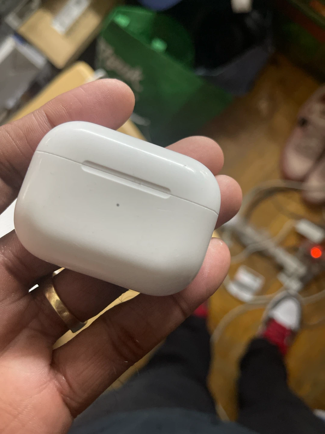 Apple AirPods Pro (2nd Gen) Charging Case