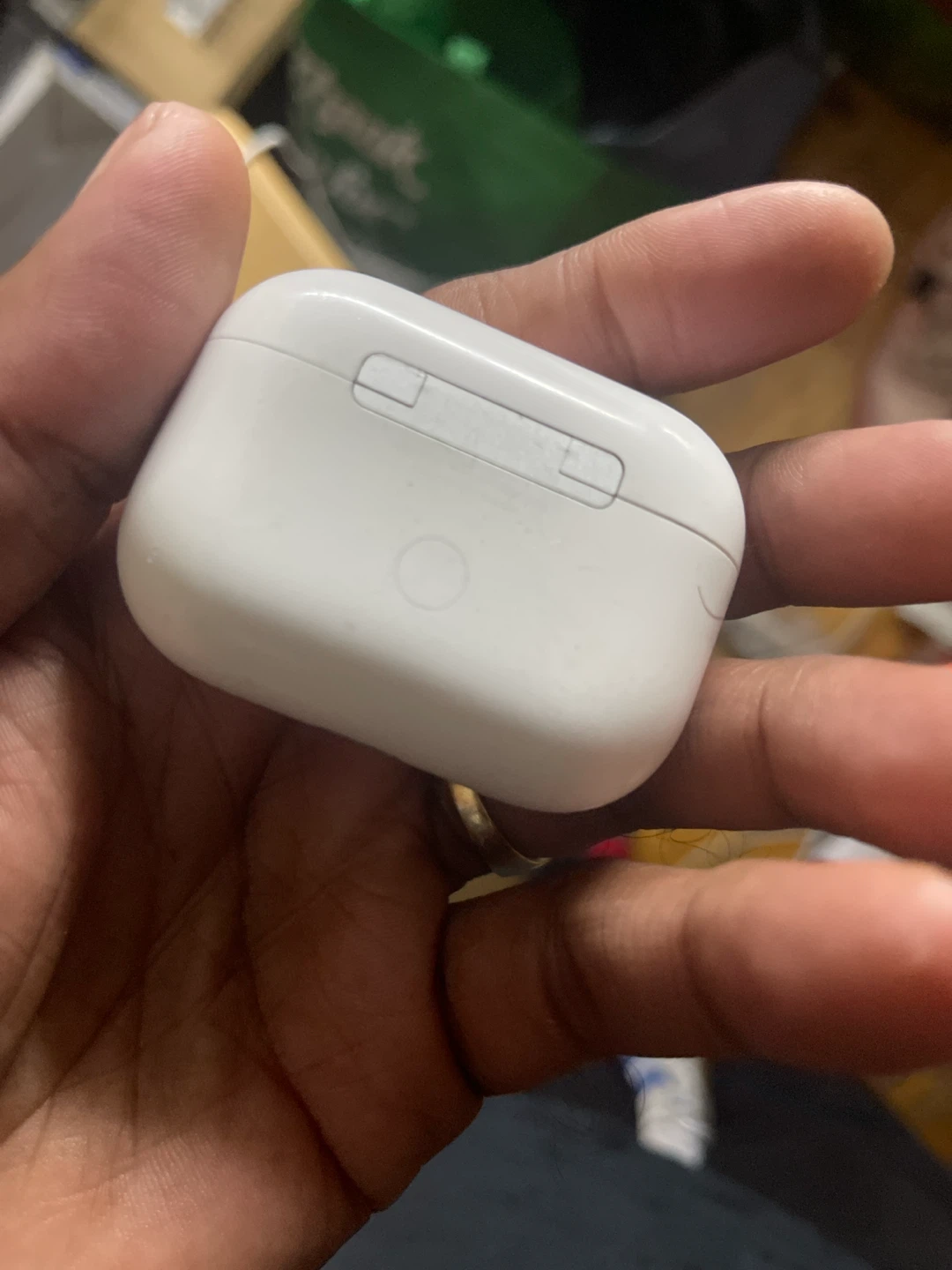 Apple AirPods Pro (2nd Gen) Charging Case - photo 4