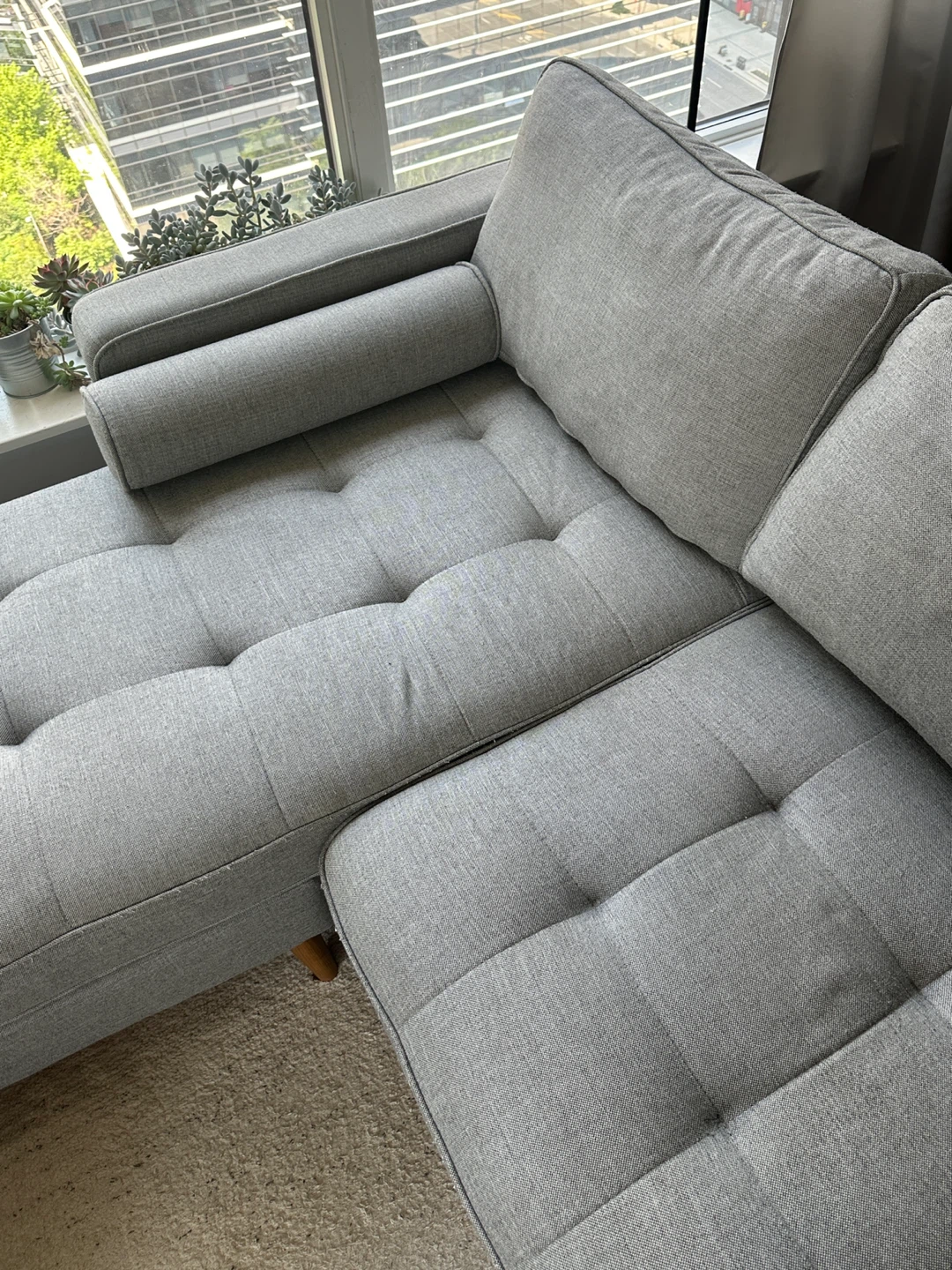Mid-sized grey sectional sofa - photo 2