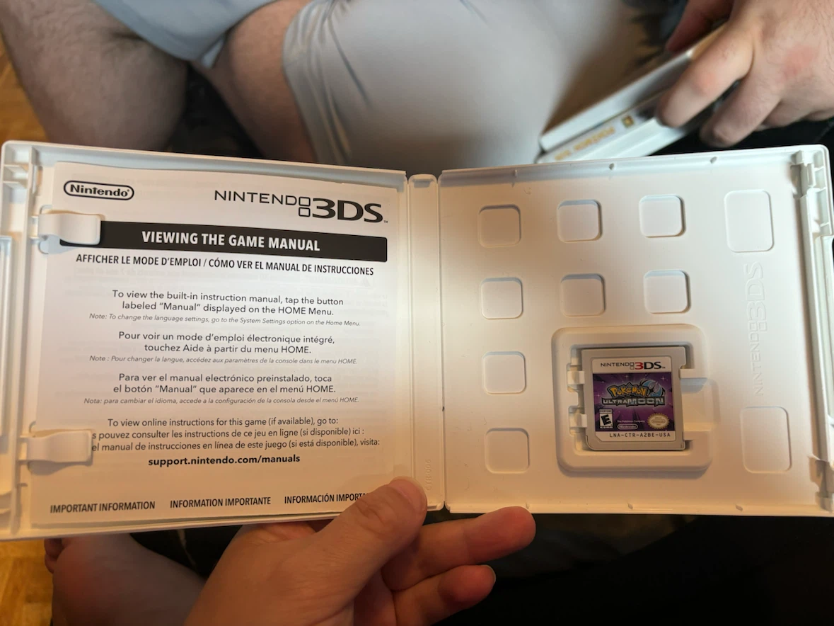Pokemon Ultra Moon Nintendo 3DS Game - photo 2