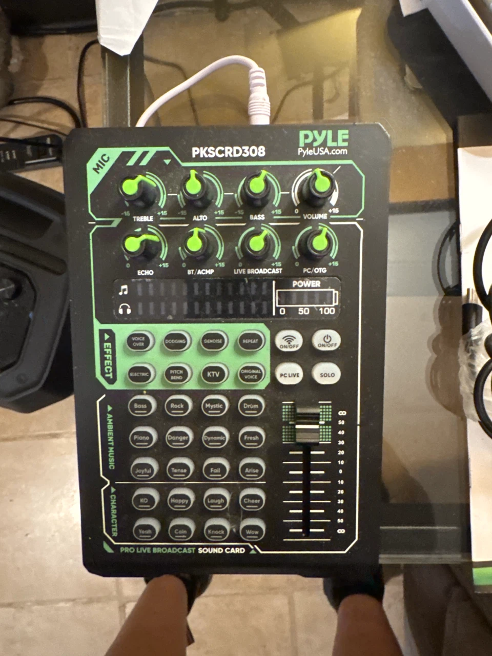 Pyle PKSCRO308 Compact Pro Live Broadcast Sound Card & Mic - photo 2