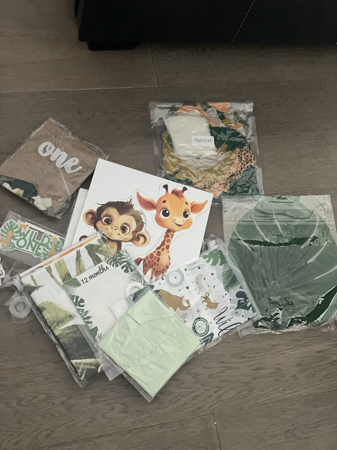 NEW! Wild One 130-Piece Safari Jungle Birthday Party Decorations - photo 4