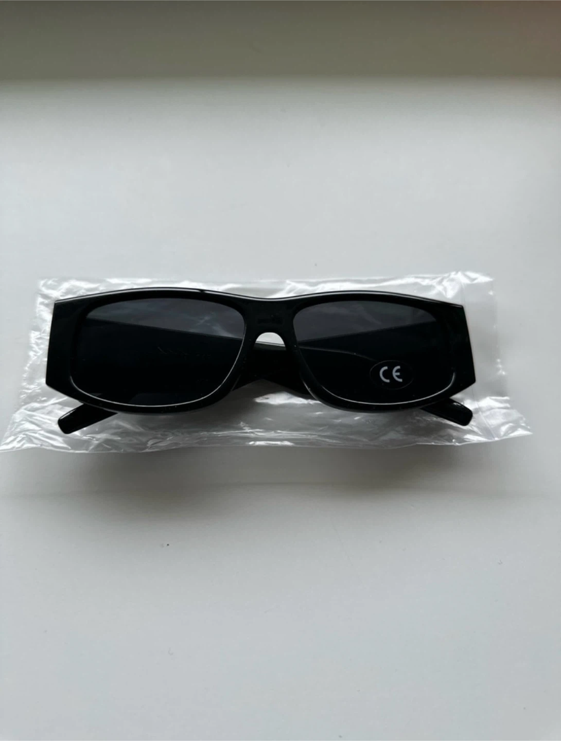 Black Sunglasses - photo 4