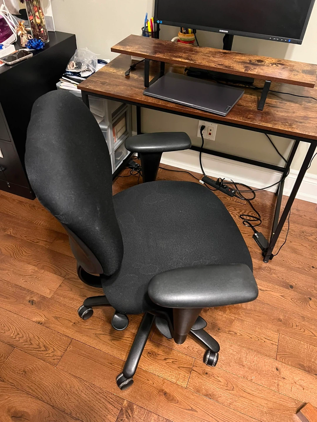 Black Office Chair - photo 2