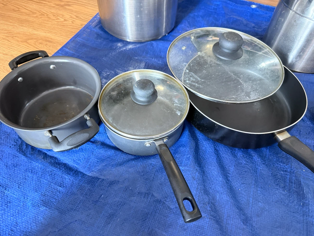 Selling three pans