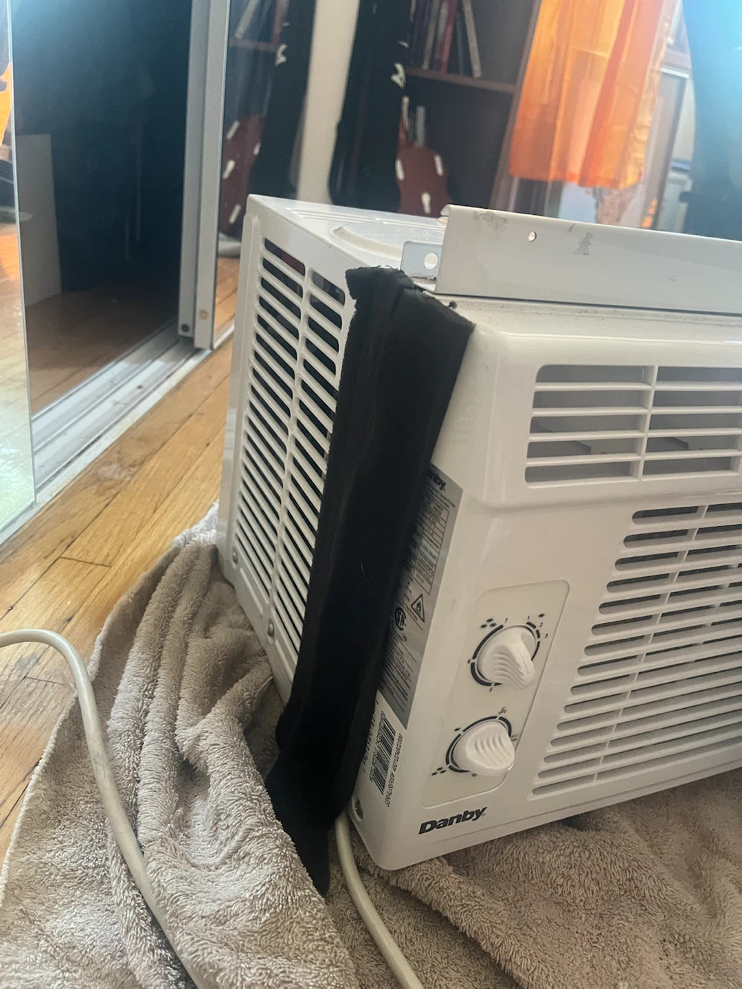 Window Air Conditioner - photo 3
