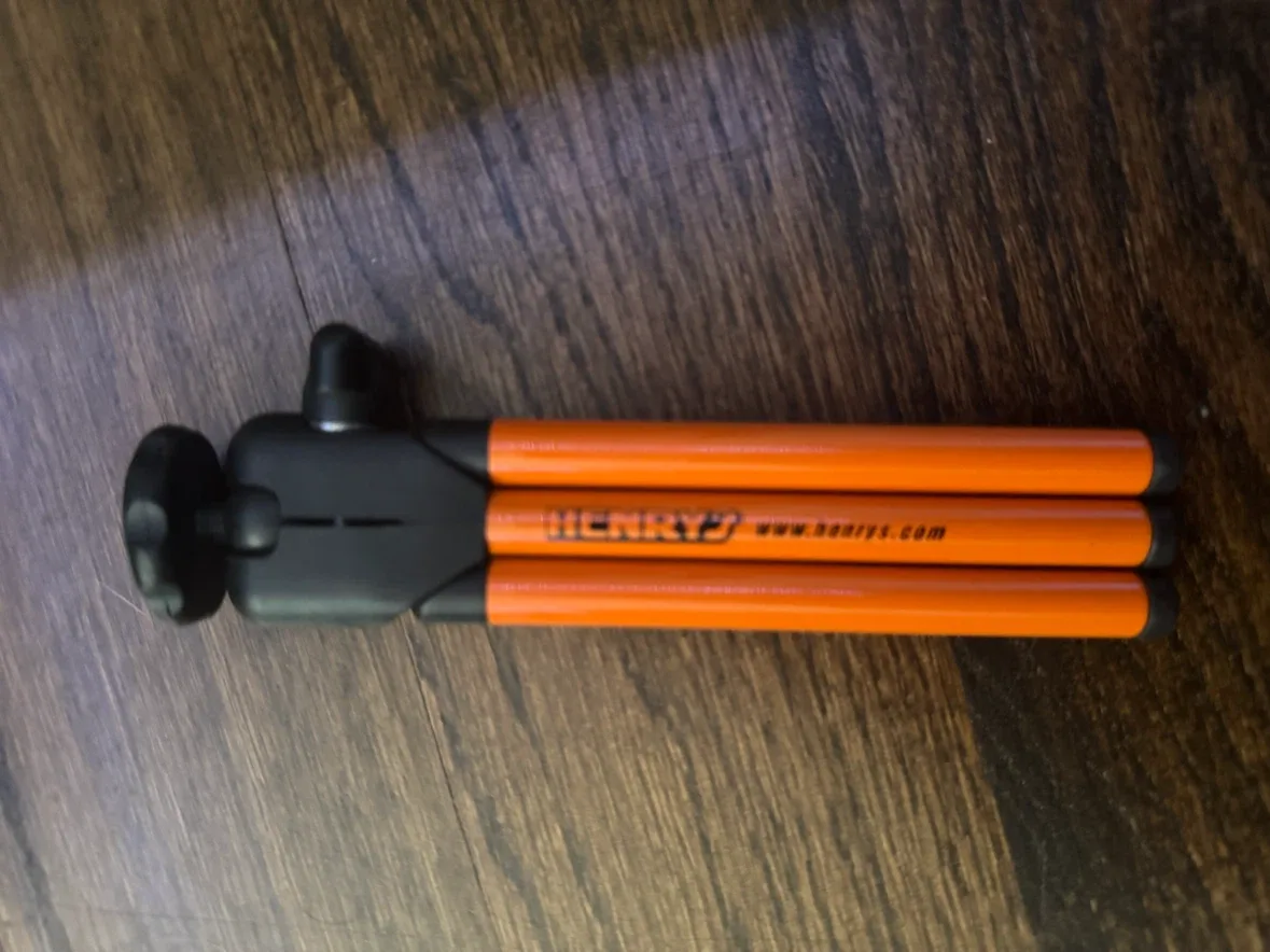 Henry’s Mini Tabletop Tripod (Basic) – Mint Condition