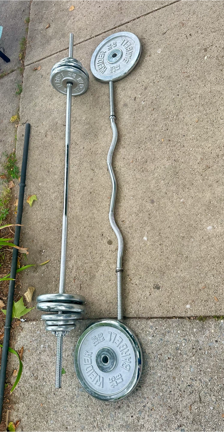 Weider Barbell Set with Weight Plates