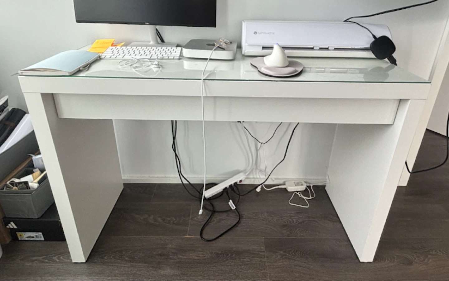 White IKEA desk - photo 2