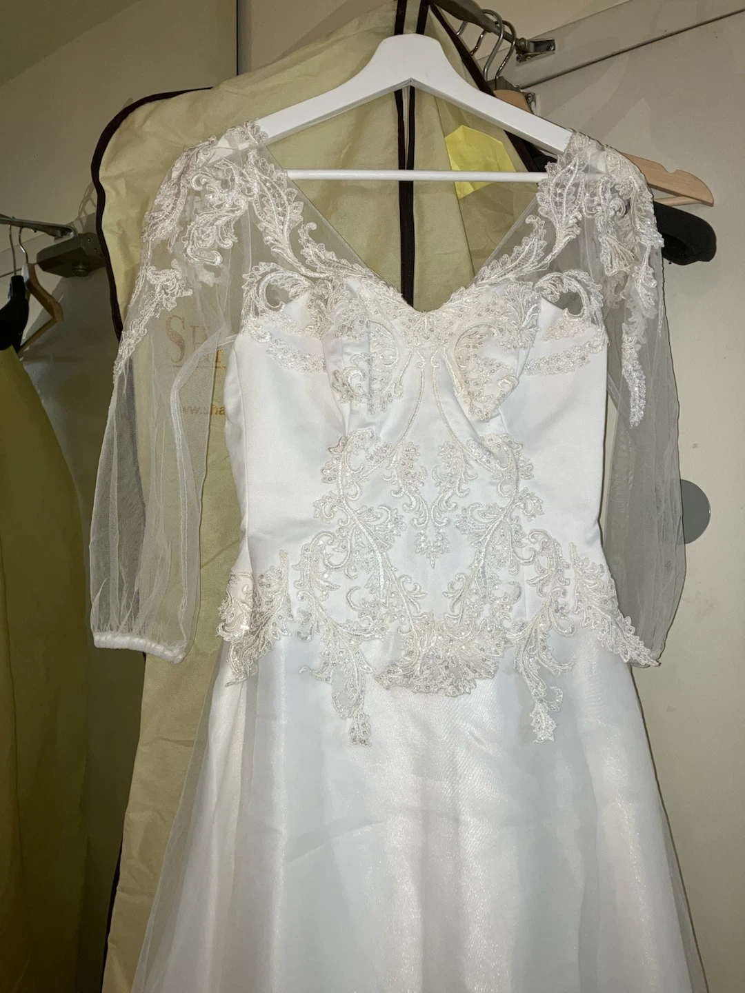 White Lace Wedding Dress - photo 2