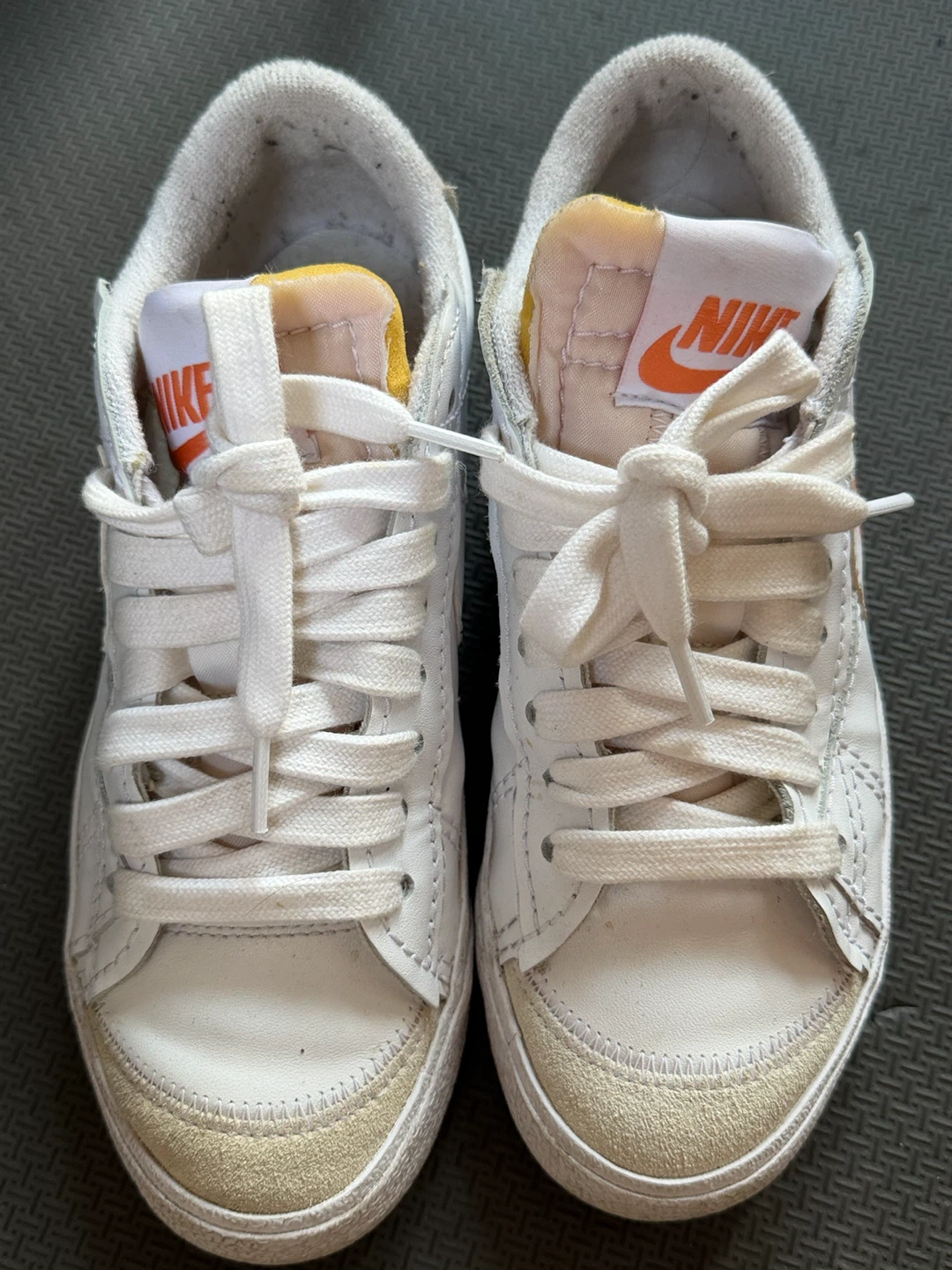 Nike Blazer Low DX2648-100 Sneakers