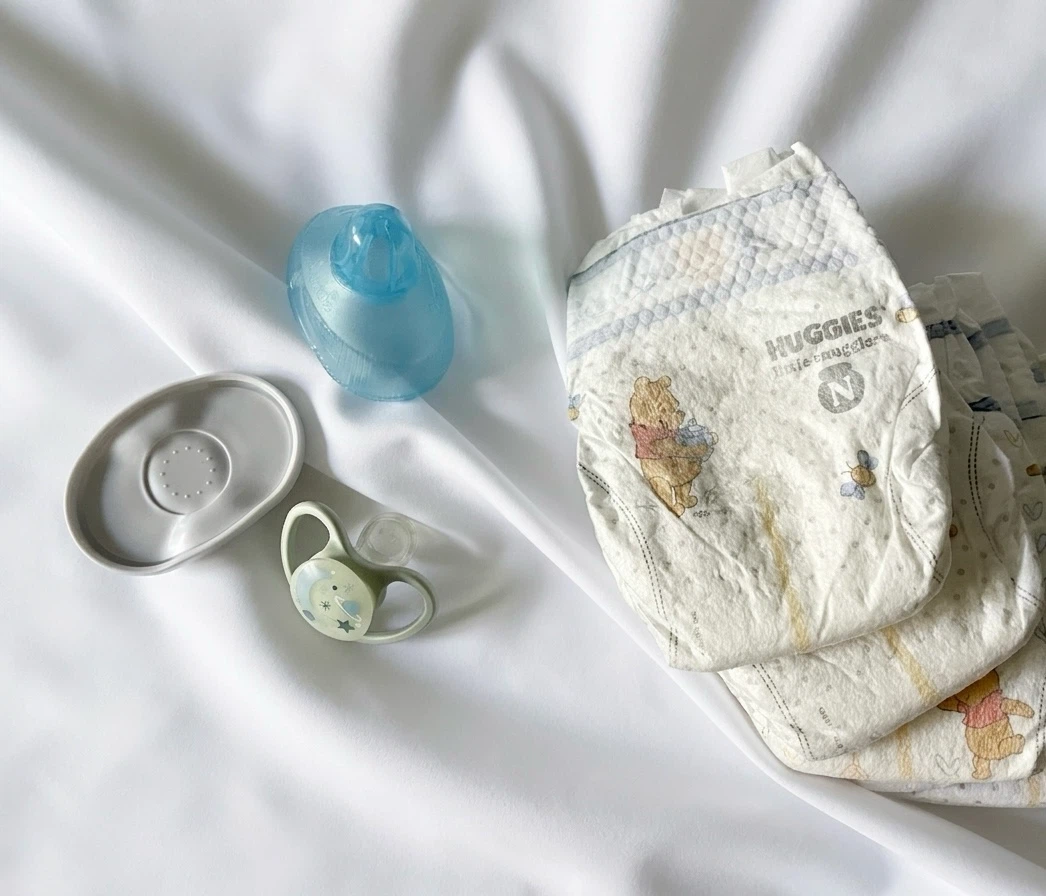 Huggies Little Snugglers Size N Diapers & Baby Accessories