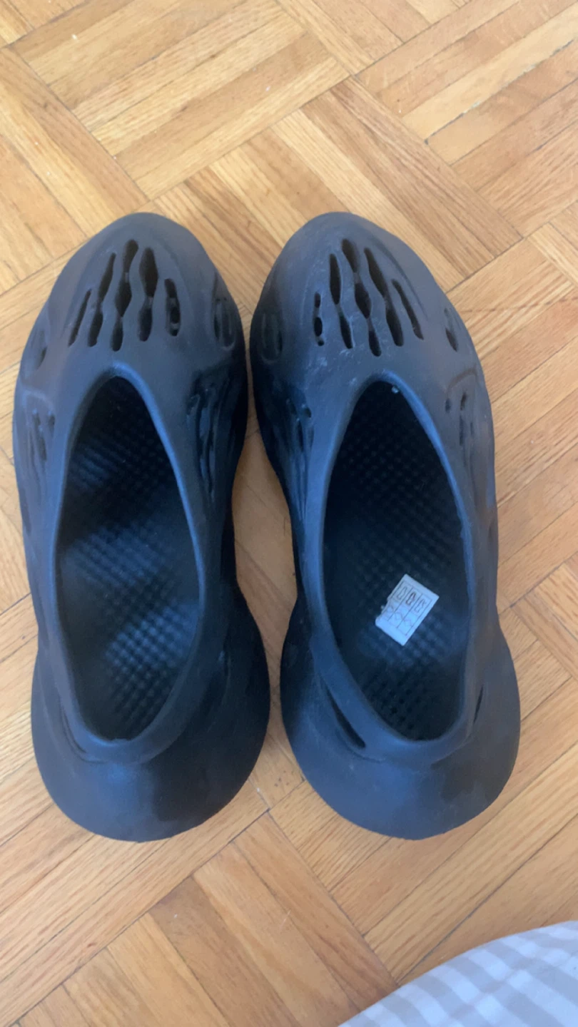 Black Yeezy Foam Runner Rep Shoes