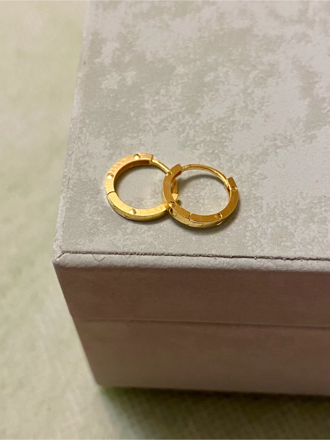18K Gold Hoop Earrings AU750