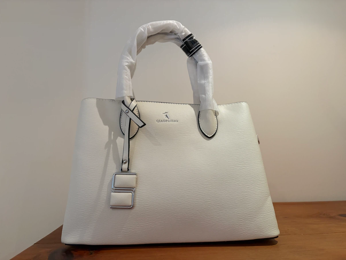 👜 BOX FRESH Elegant Cream Leather Crossbody and Tote Bag