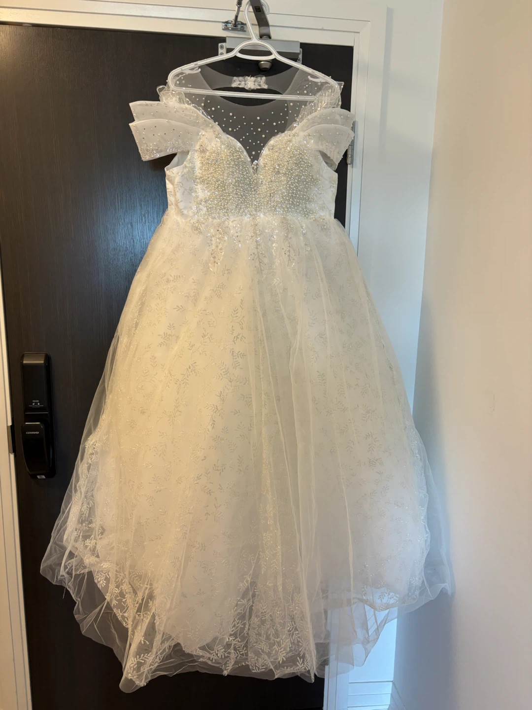 Wedding Dress with Veil and Petticoat - photo 2