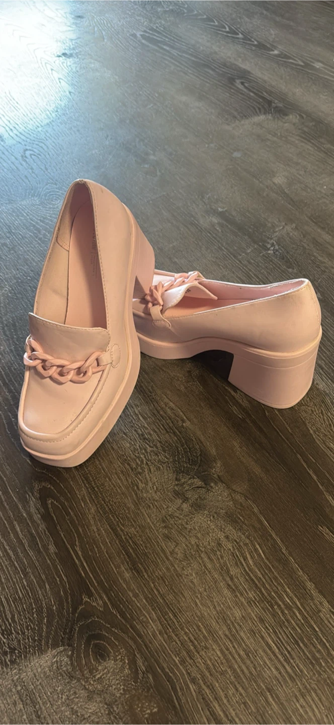 Call It Spring Pink Loafers with Chain Detail size 8 .5 - photo 3