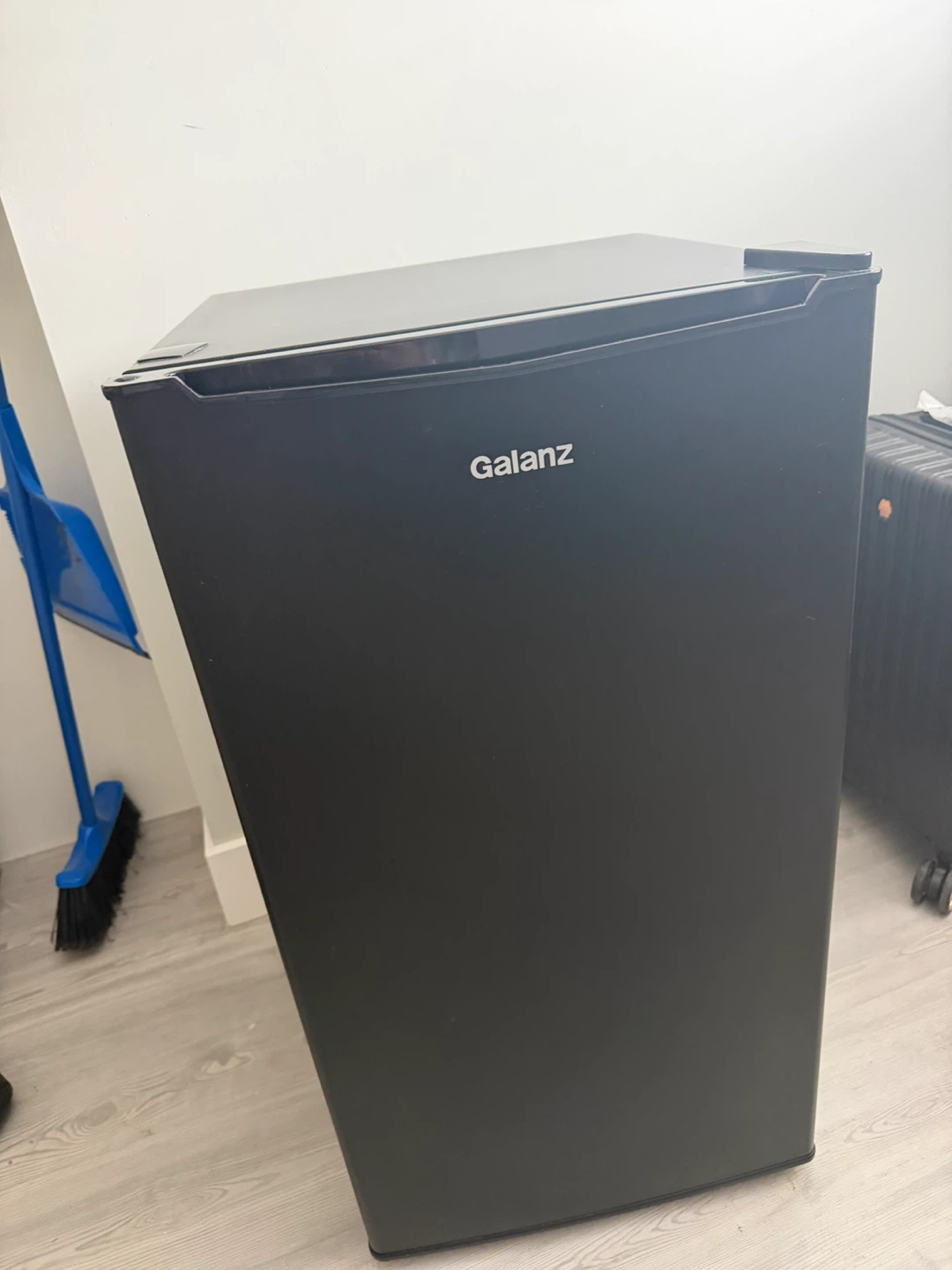 Galanz mini fridge