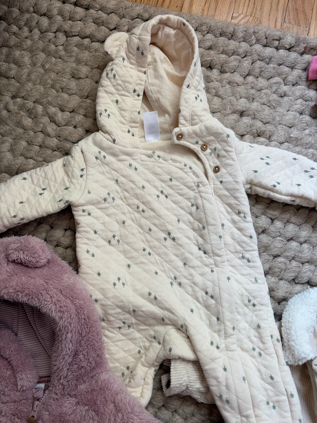 Baby girl clothing bundle - photo 2