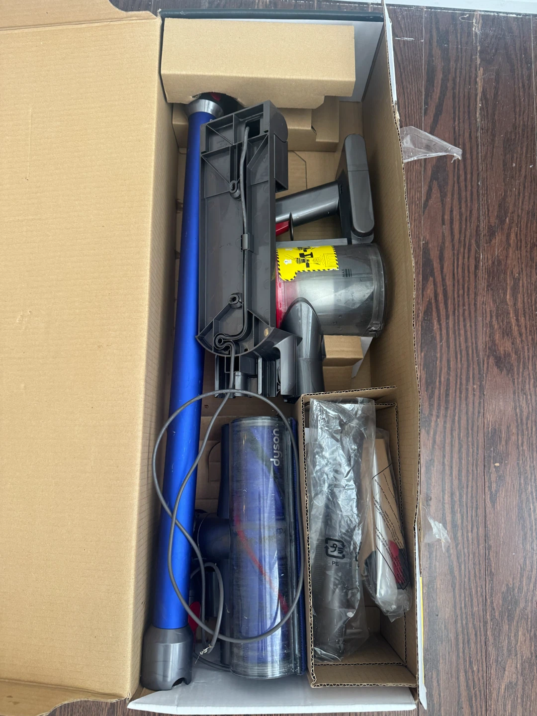 Dyson V8 Total Clean Cordless Vacuum - photo 2