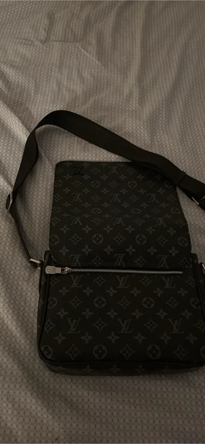 Louis Vuitton Messenger Bag - photo 2