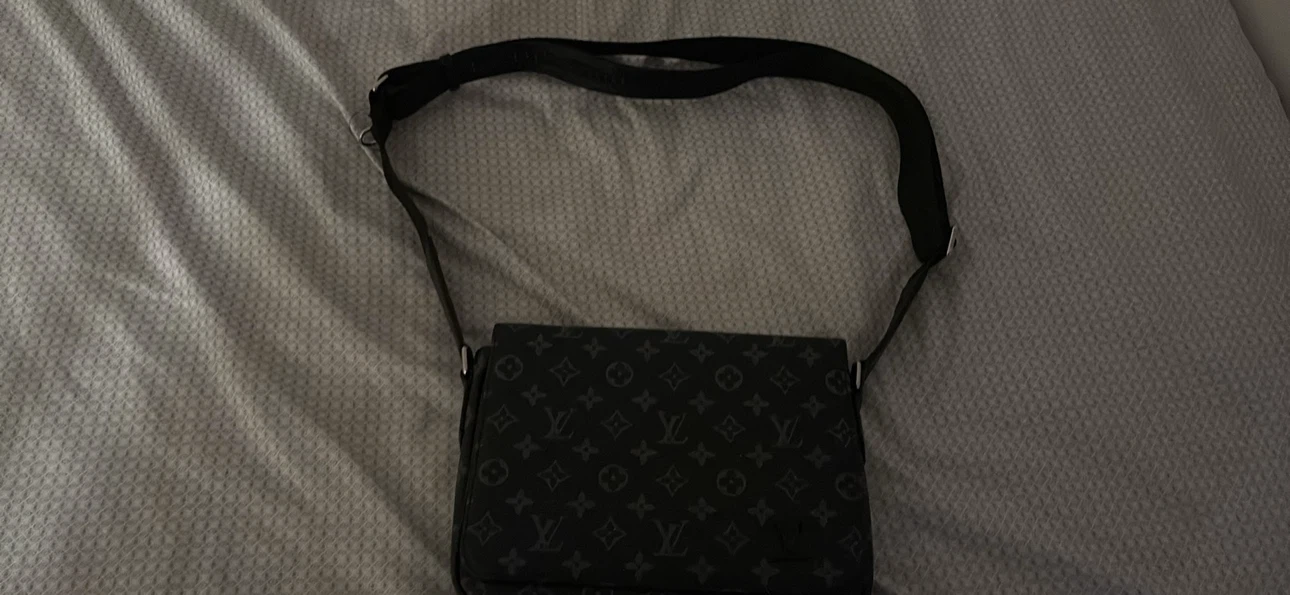 Louis Vuitton Messenger Bag - photo 3