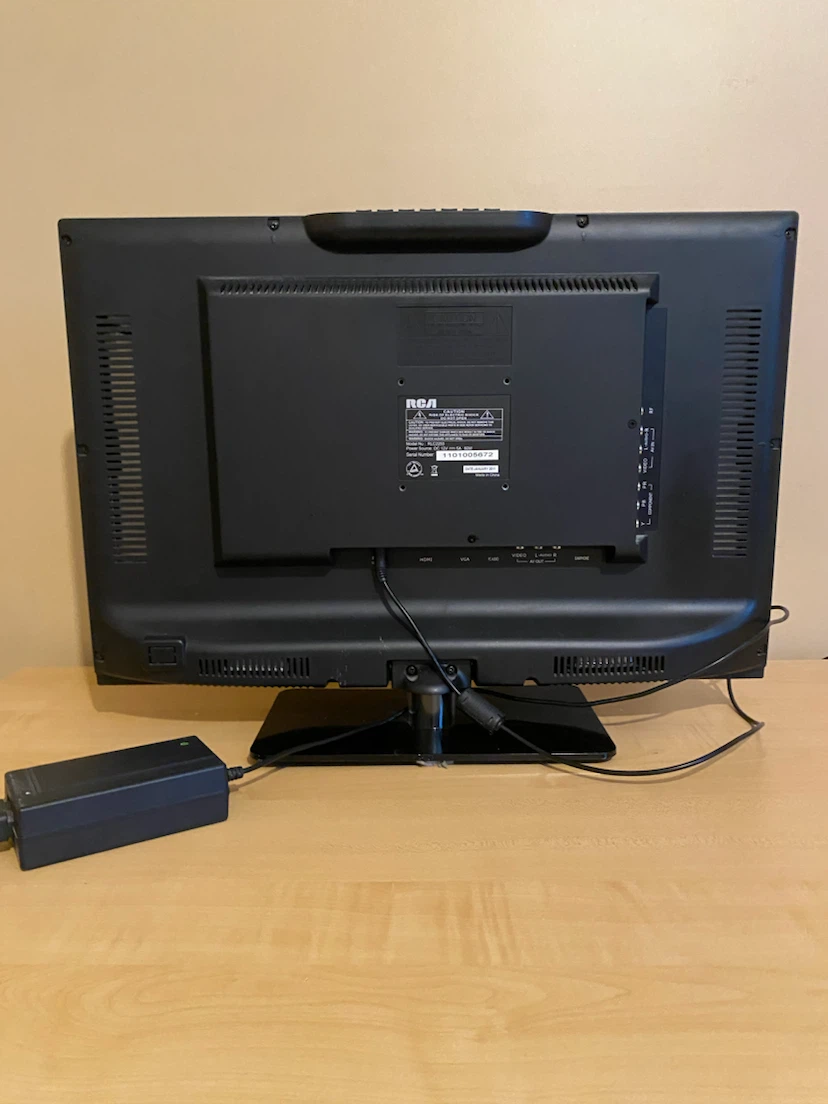 RCA RLC2253 22-inch LCD TV - photo 2
