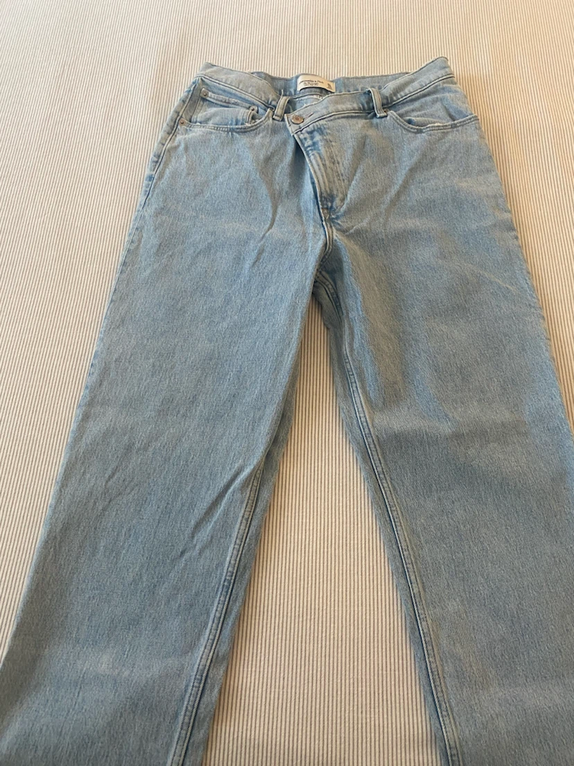 Abercrombie & Fitch Ultra High Rise Jeans