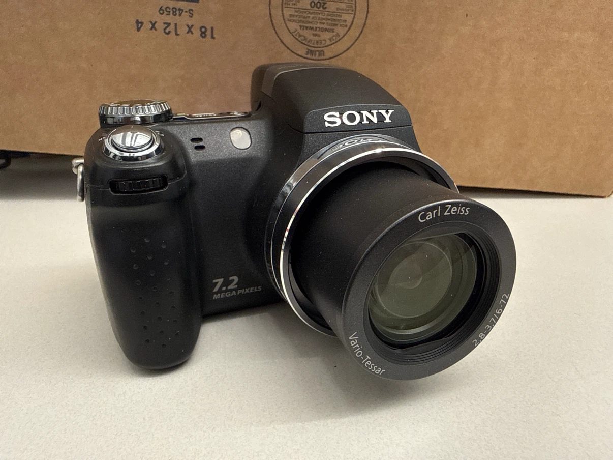 Sony DSC-H5 Super Steady Shot Digital Camera