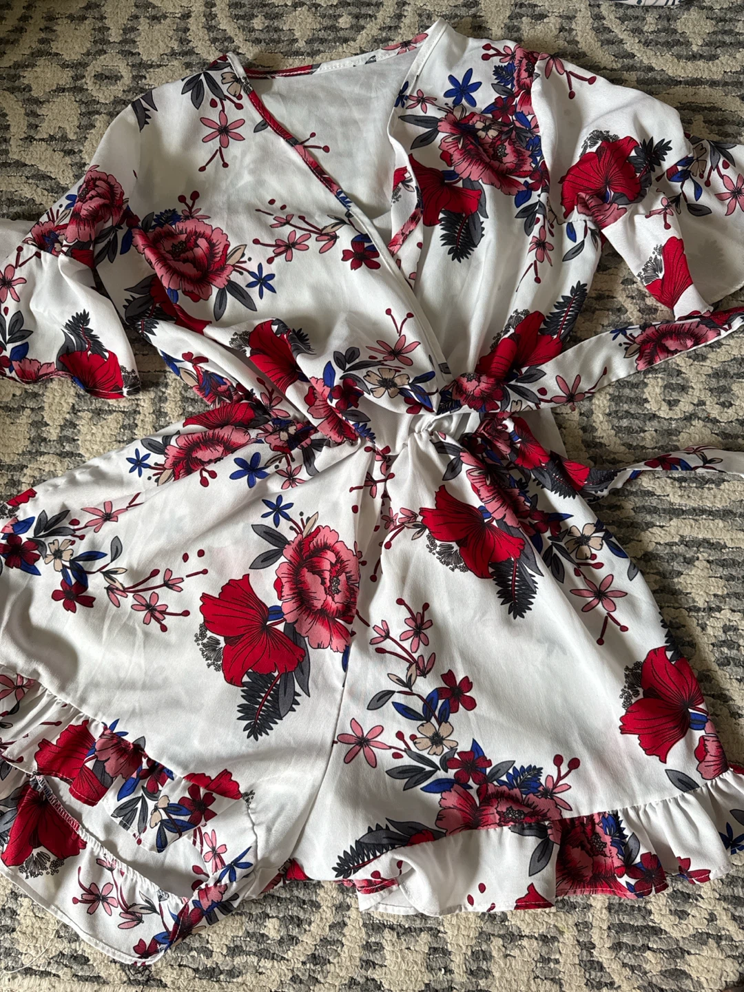 Women's Floral Print Romper Size Medium