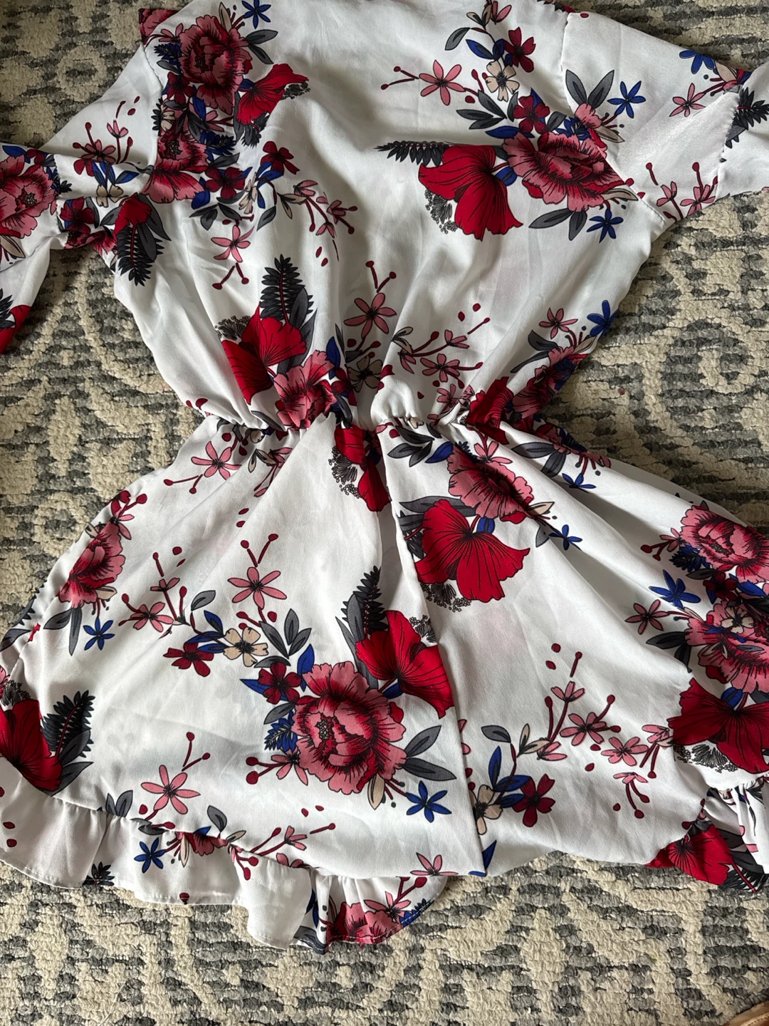 Women's Floral Print Romper Size Medium - photo 4